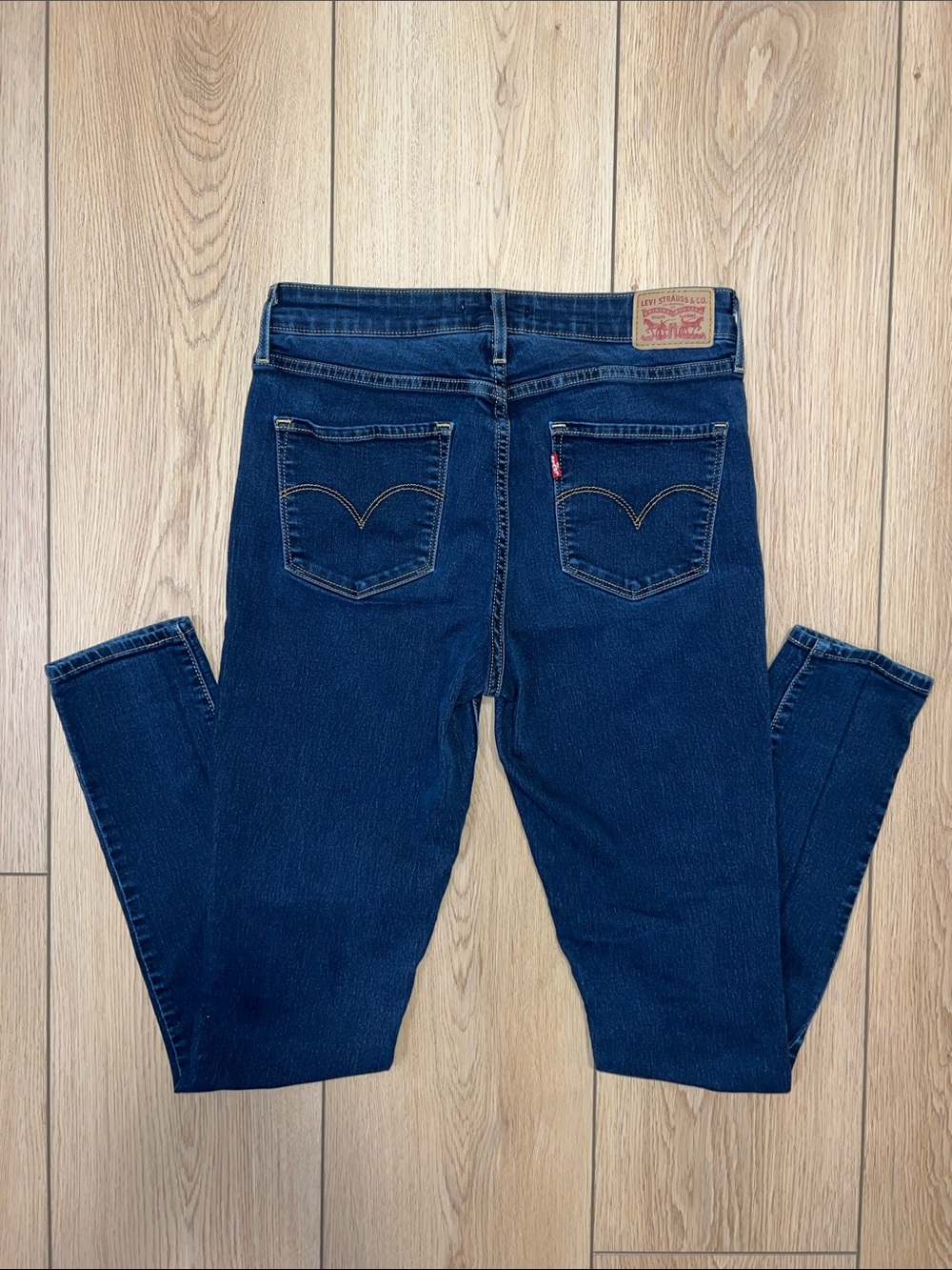 Levi's Women's Indigo High Rise Skinny Jeans - Picture 8 of 16